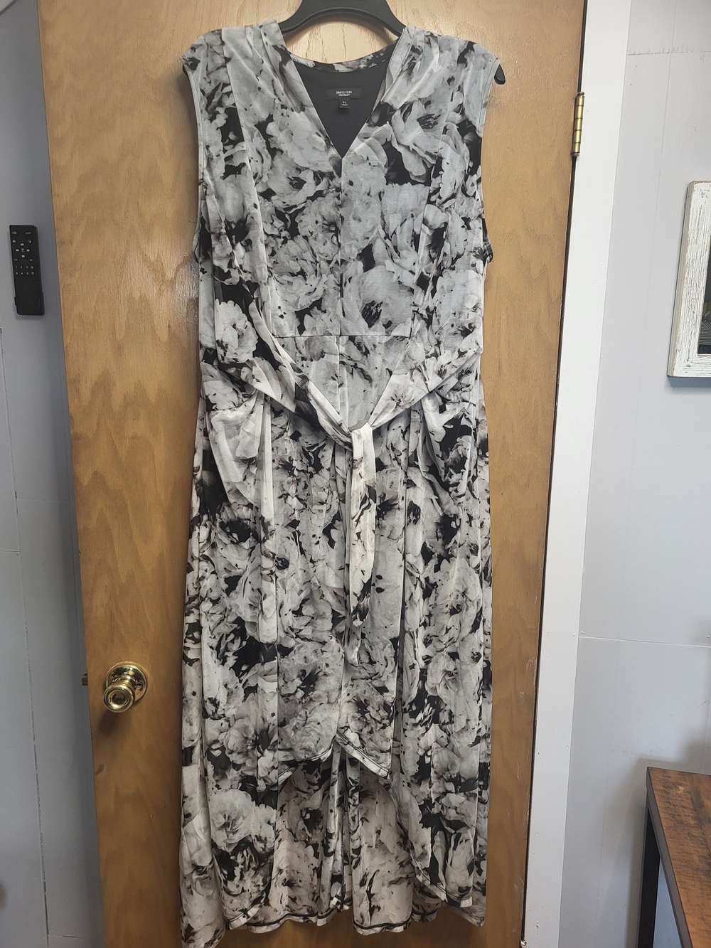 Simply Vera Vera Wang Black & White Floral High-Low Dress